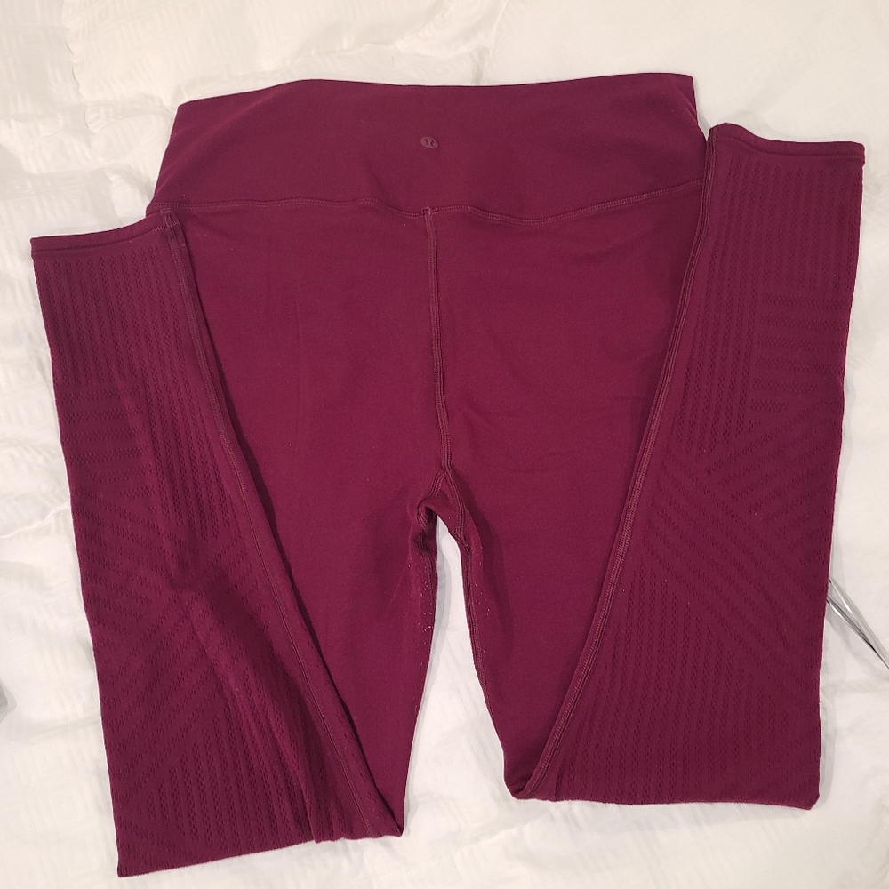 Lululemon Reveal Tight MeshStripes
